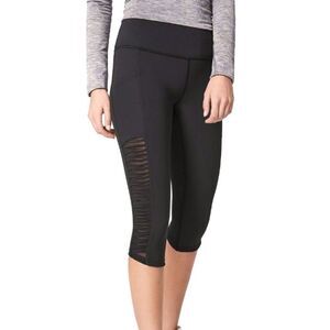 Lululemon Sharp Turns Crop 17" size 4